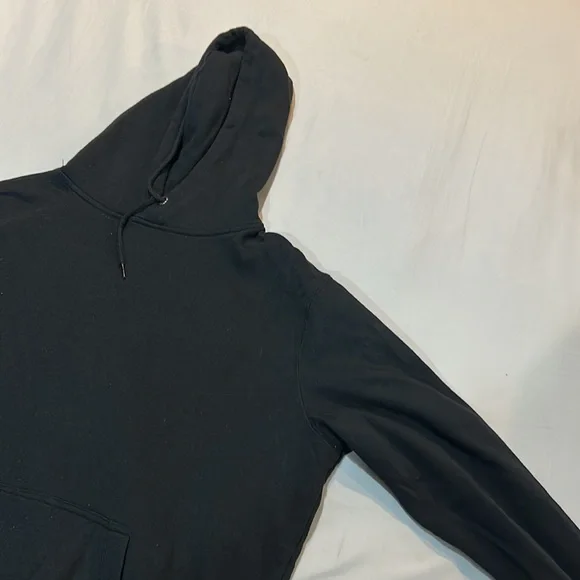 4 sweaters in bundle - Picture 10 of 10